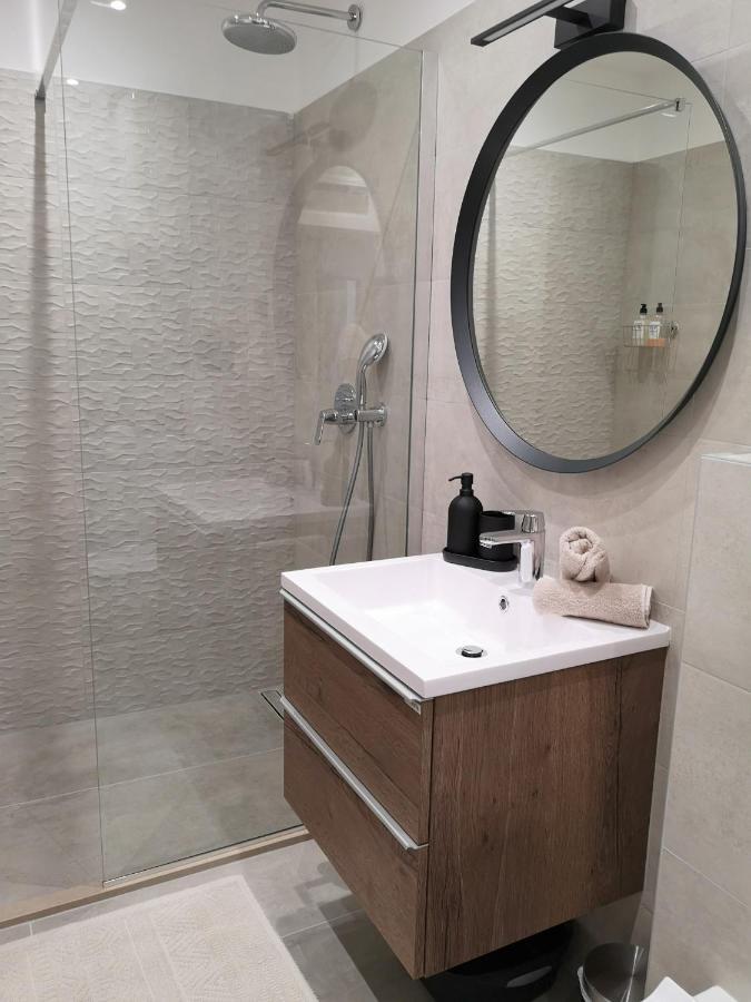 Modern And Cozy Apartments Salt & Pepper In Heart Of روفينج المظهر الخارجي الصورة