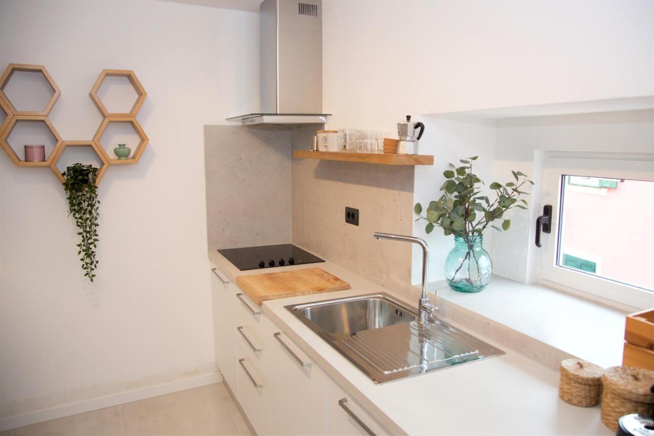 Modern And Cozy Apartments Salt & Pepper In Heart Of روفينج المظهر الخارجي الصورة