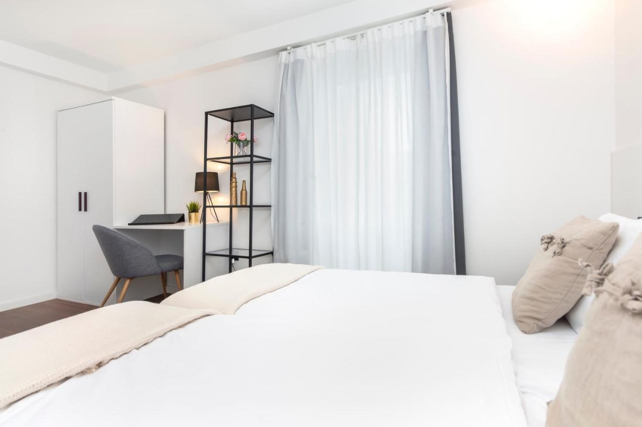 Modern And Cozy Apartments Salt & Pepper In Heart Of روفينج المظهر الخارجي الصورة