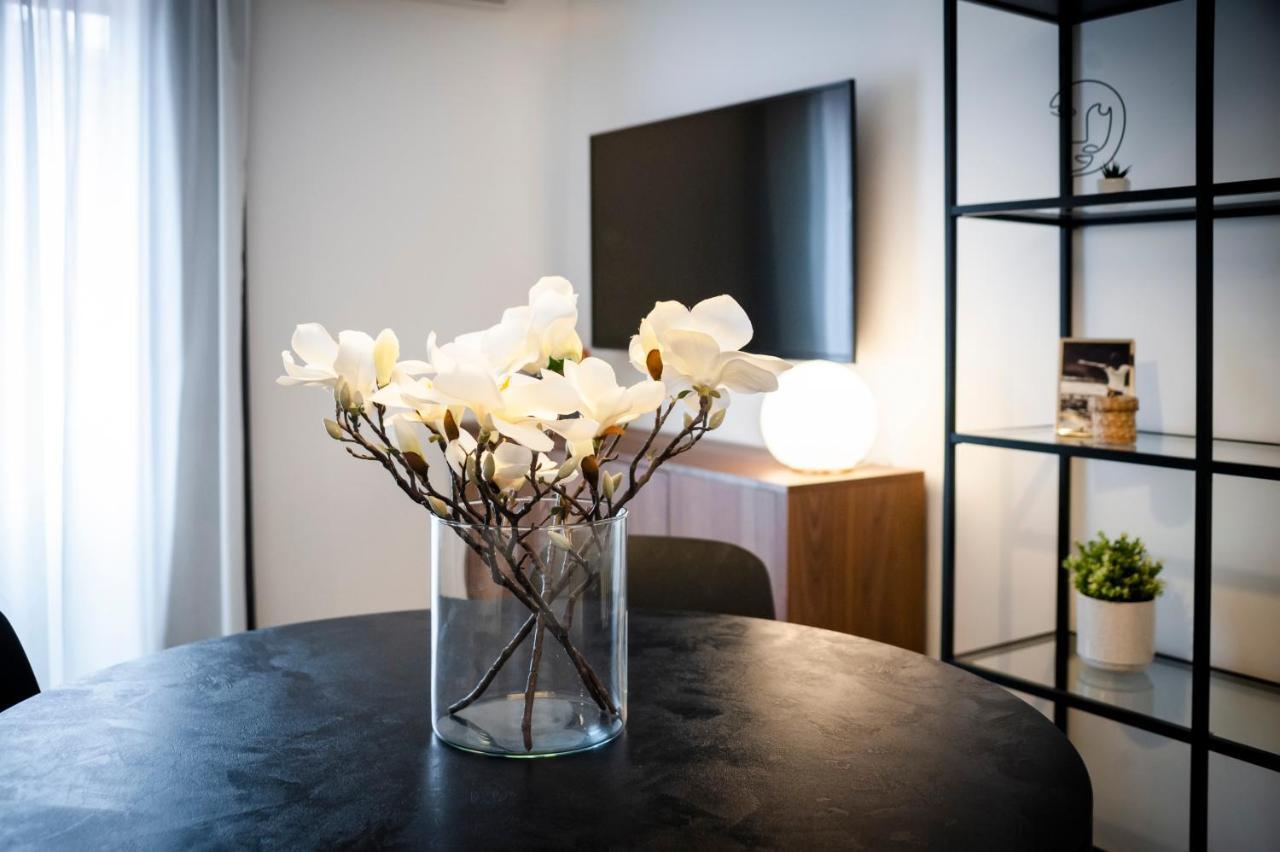 Modern And Cozy Apartments Salt & Pepper In Heart Of روفينج المظهر الخارجي الصورة