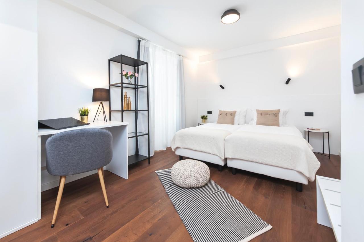 Modern And Cozy Apartments Salt & Pepper In Heart Of روفينج المظهر الخارجي الصورة