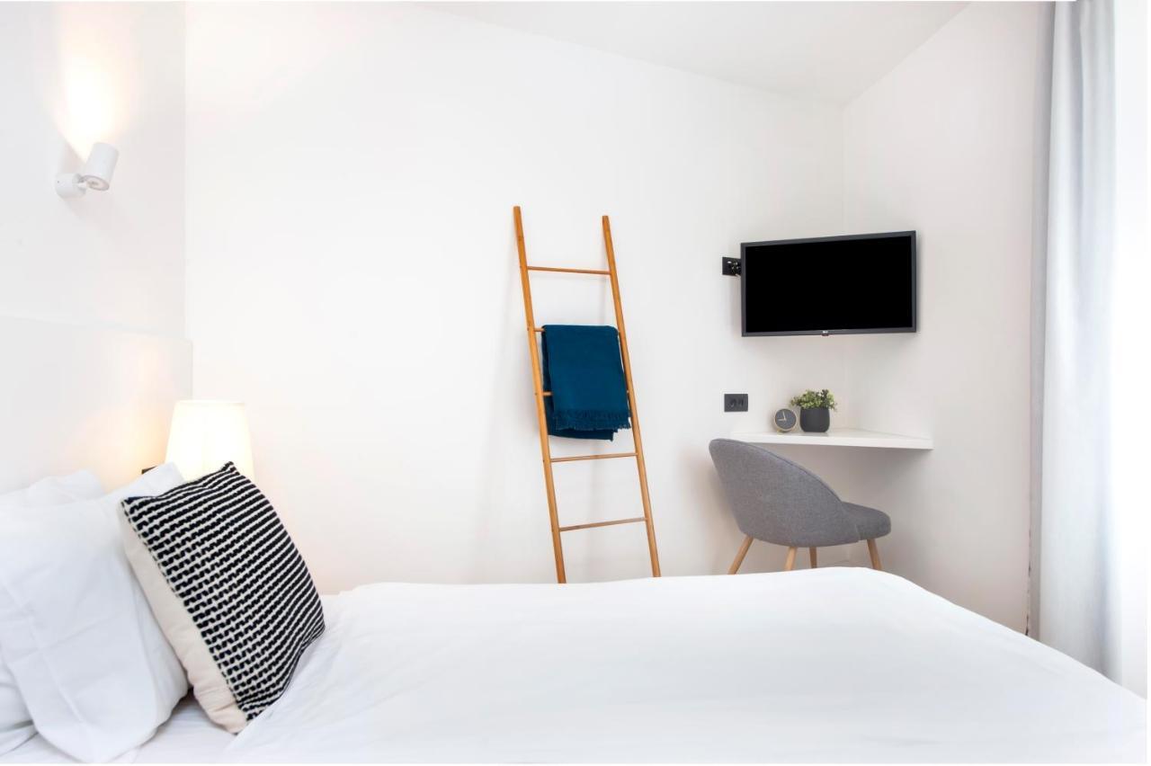 Modern And Cozy Apartments Salt & Pepper In Heart Of روفينج المظهر الخارجي الصورة