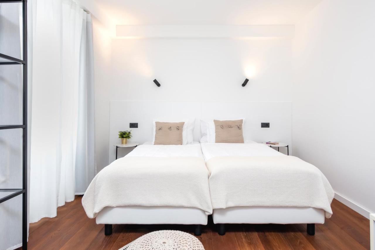 Modern And Cozy Apartments Salt & Pepper In Heart Of روفينج المظهر الخارجي الصورة