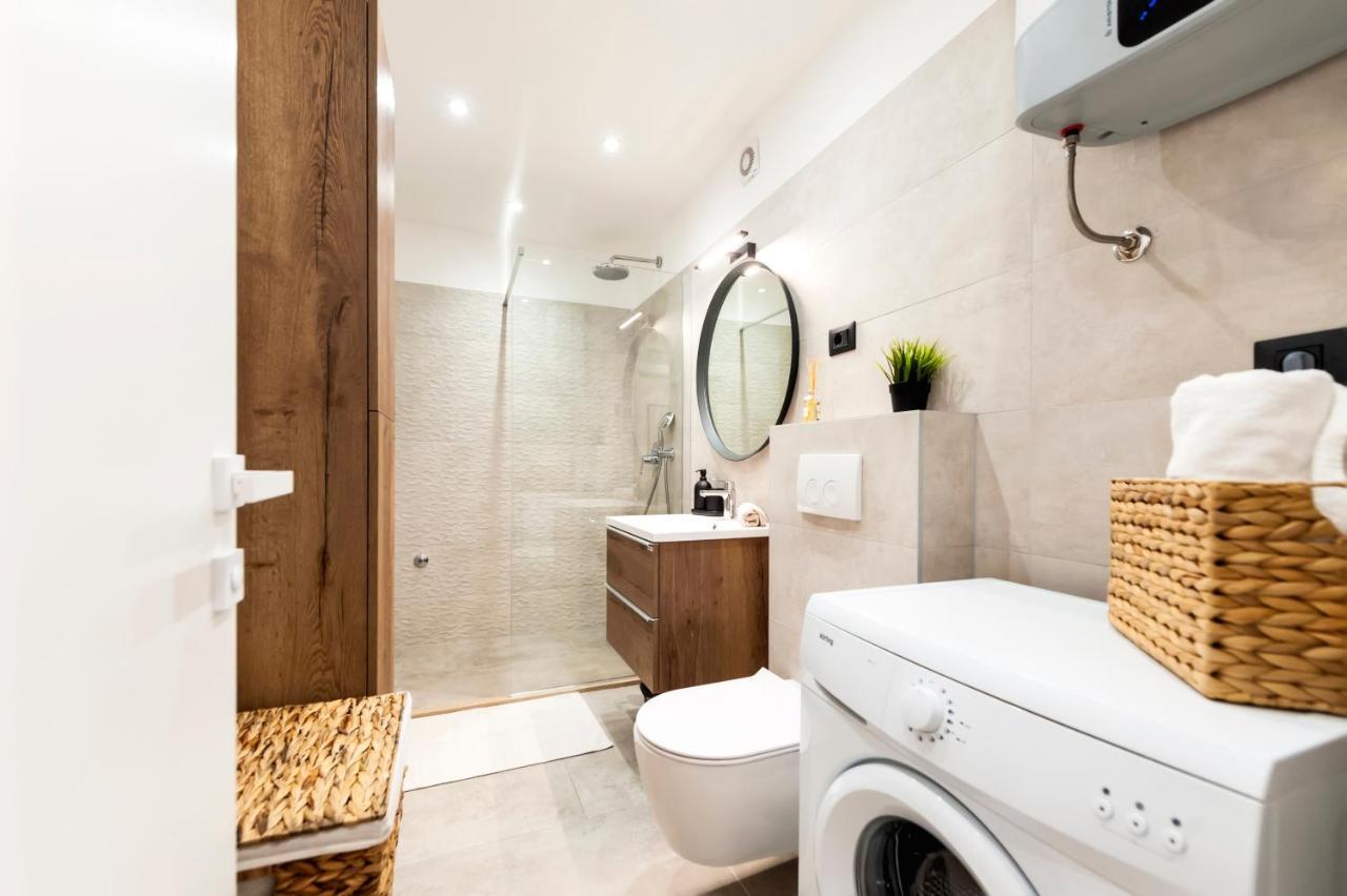 Modern And Cozy Apartments Salt & Pepper In Heart Of روفينج المظهر الخارجي الصورة