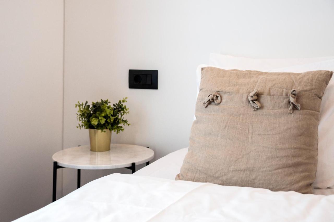 Modern And Cozy Apartments Salt & Pepper In Heart Of روفينج المظهر الخارجي الصورة