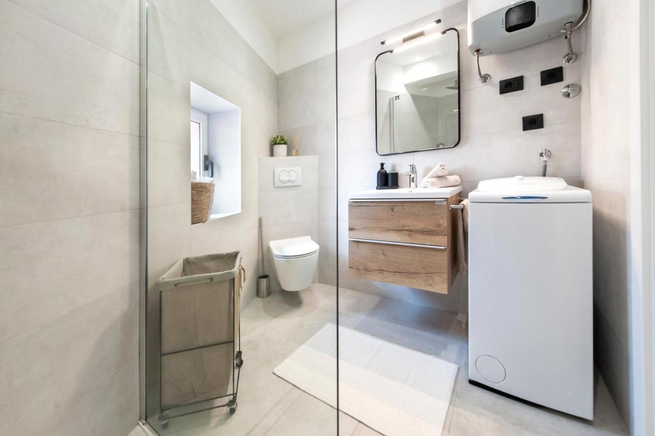 Modern And Cozy Apartments Salt & Pepper In Heart Of روفينج المظهر الخارجي الصورة