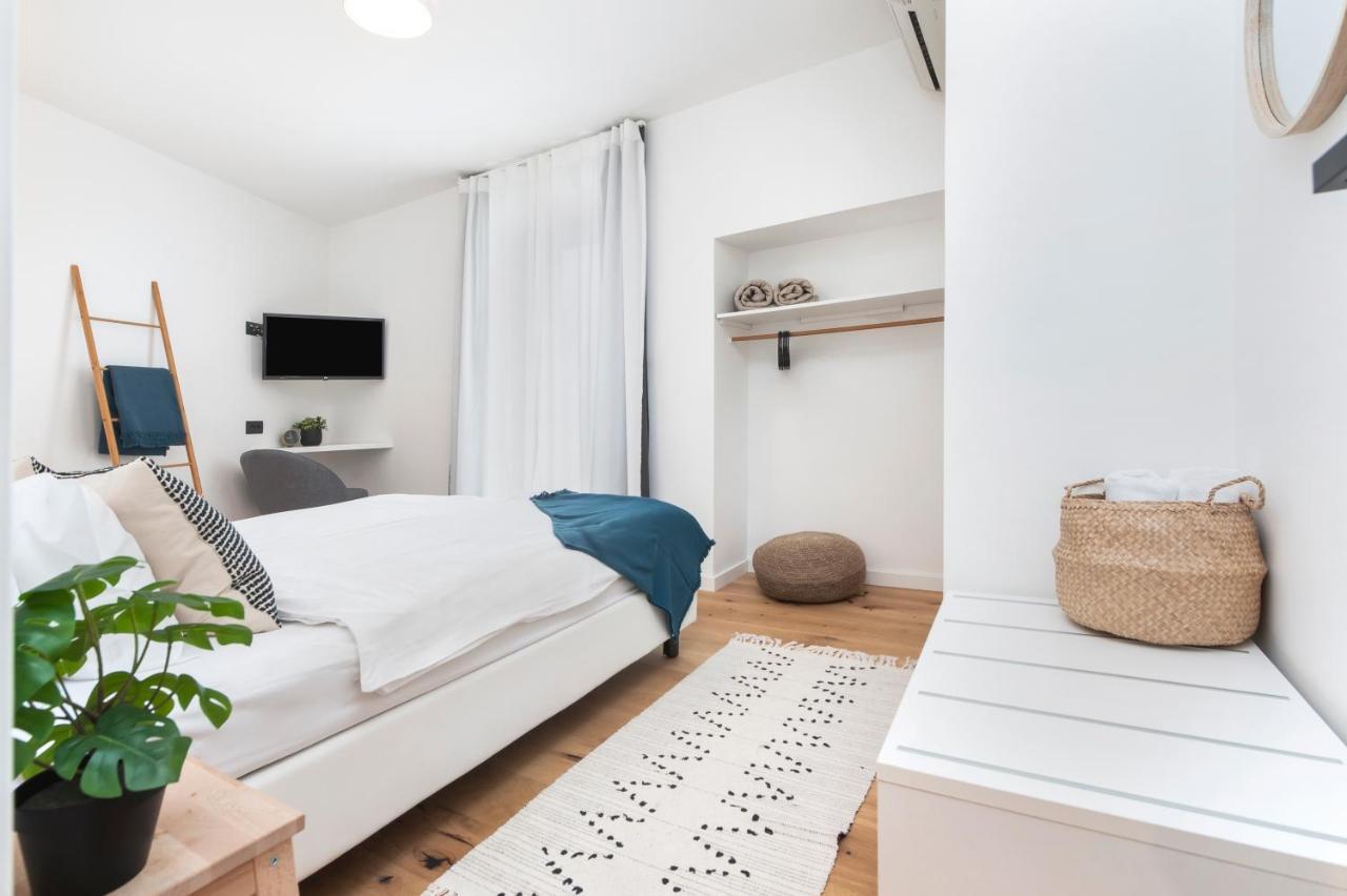 Modern And Cozy Apartments Salt & Pepper In Heart Of روفينج المظهر الخارجي الصورة