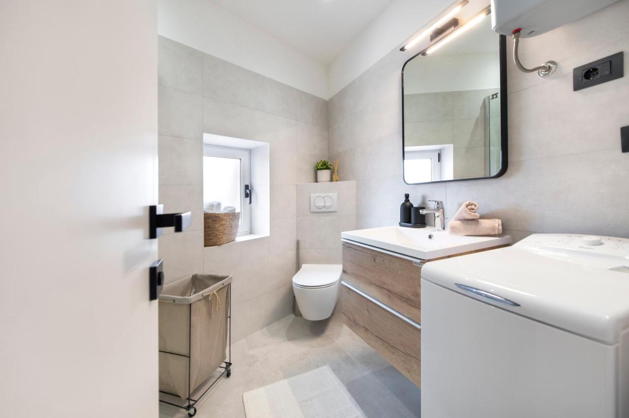 Modern And Cozy Apartments Salt & Pepper In Heart Of روفينج المظهر الخارجي الصورة