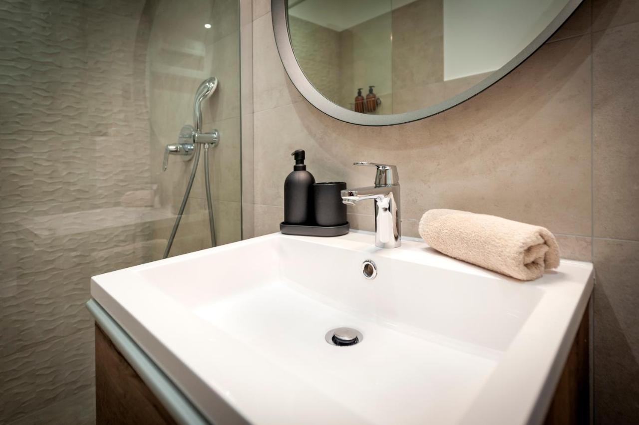 Modern And Cozy Apartments Salt & Pepper In Heart Of روفينج المظهر الخارجي الصورة