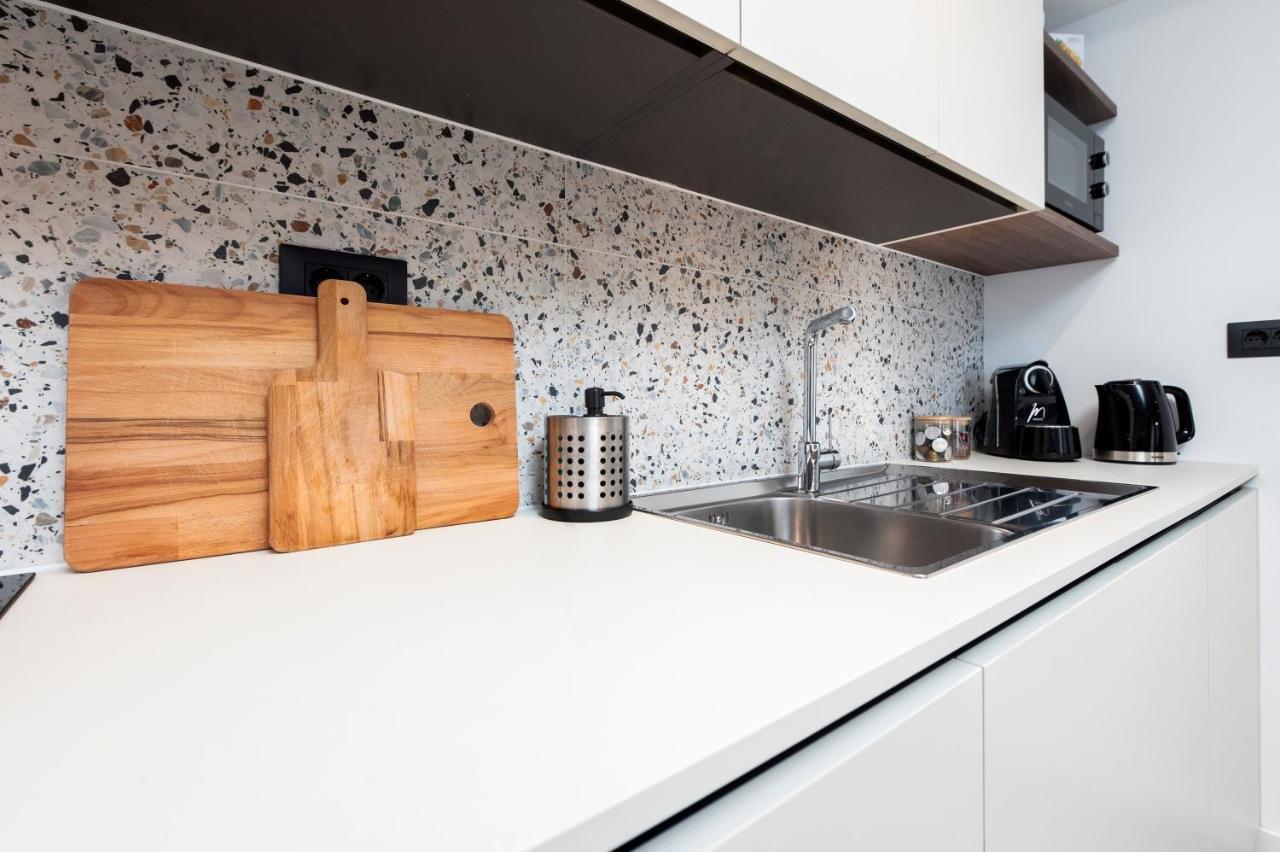Modern And Cozy Apartments Salt & Pepper In Heart Of روفينج المظهر الخارجي الصورة