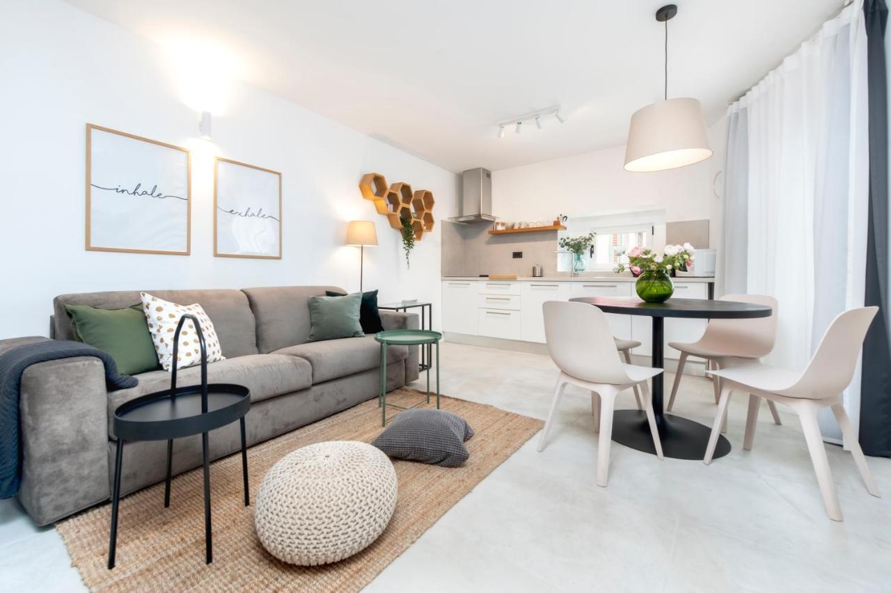 Modern And Cozy Apartments Salt & Pepper In Heart Of روفينج المظهر الخارجي الصورة