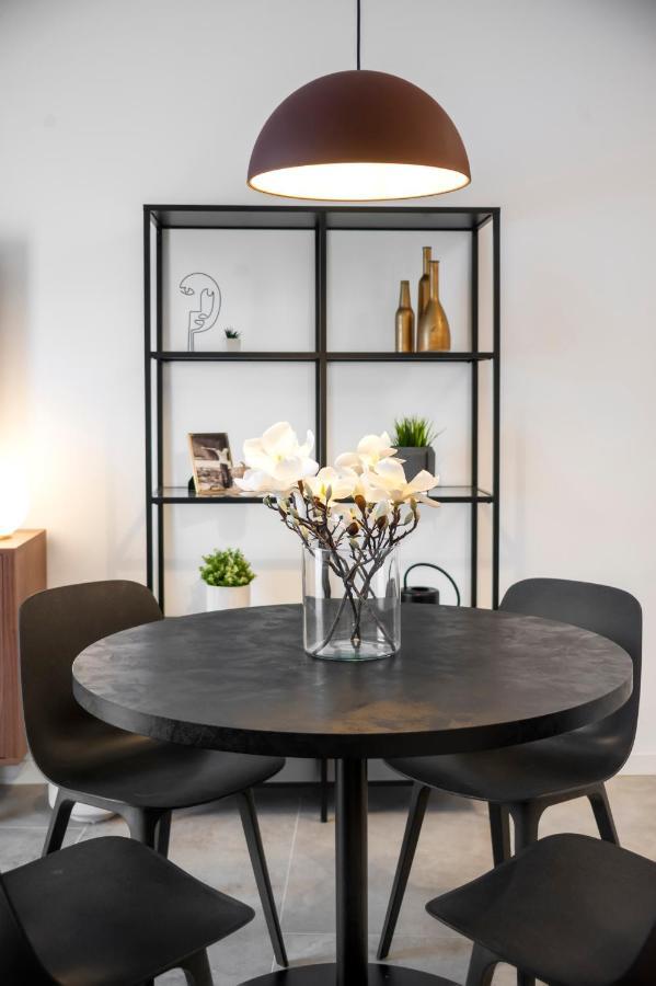 Modern And Cozy Apartments Salt & Pepper In Heart Of روفينج المظهر الخارجي الصورة