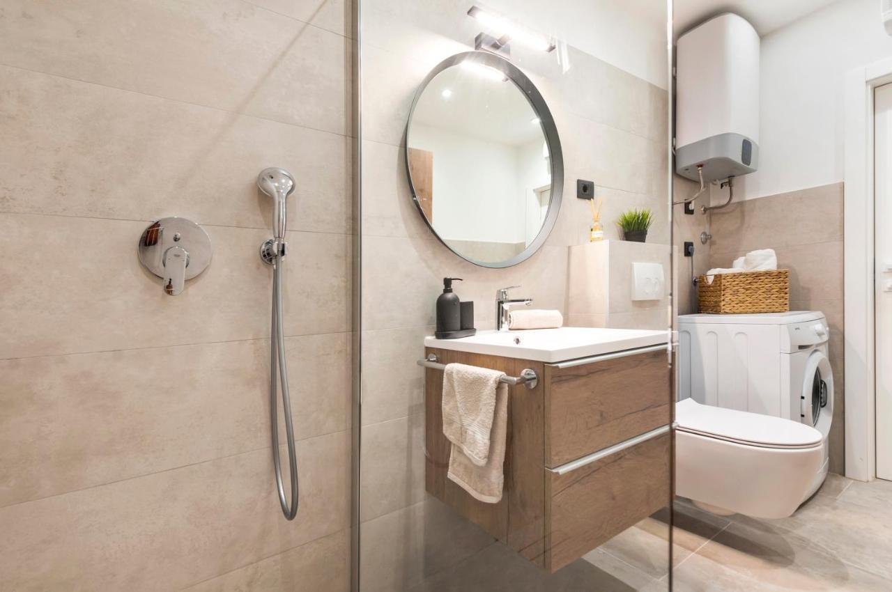 Modern And Cozy Apartments Salt & Pepper In Heart Of روفينج المظهر الخارجي الصورة